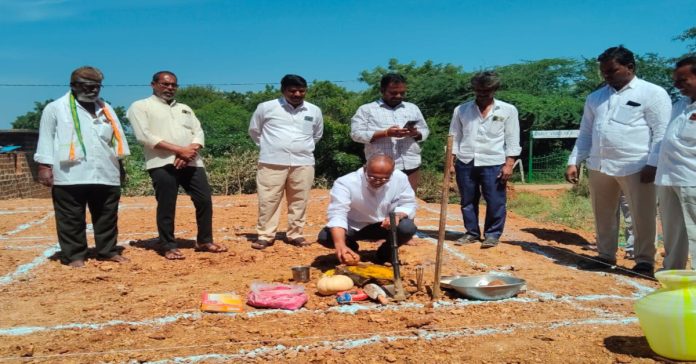 ఇందిరమ్మ ఇళ్ల నిర్మాణానికి శంకుస్థాపన
