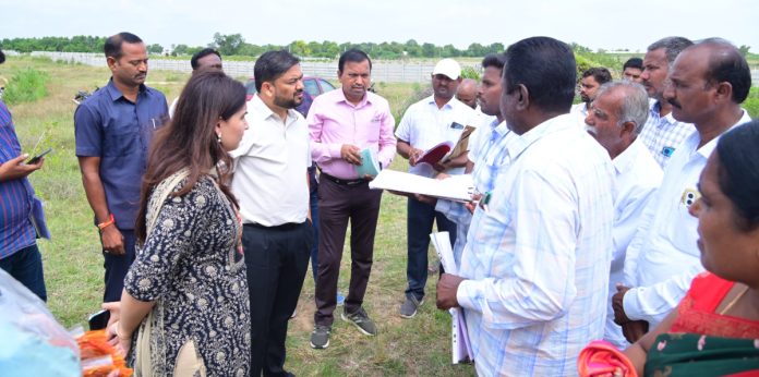 భూముల రీ-సర్వే త్వరితగతిన పూర్తి చేయాలి