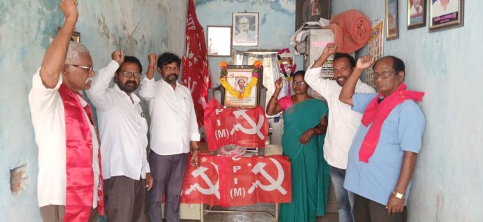 చాకలి ఐలమ్మ ఆశయాలను కొనసాగిస్తాం: సీపీఐ(ఎం)