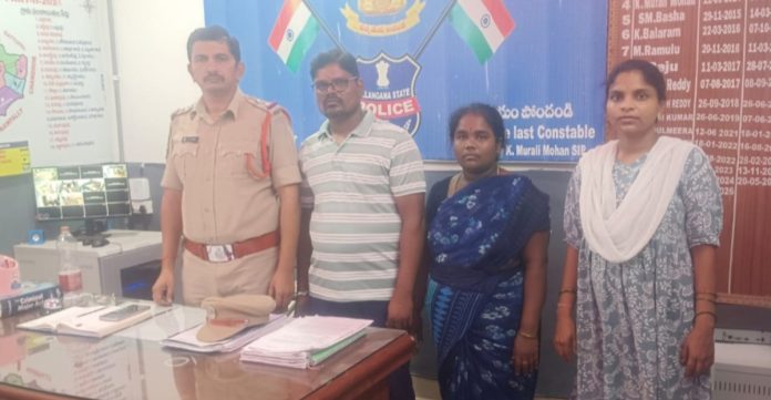 మిస్సింగ్ కేసును చేదించిన మర్రిగూడ పోలీసులు Marriguda police crack missing person case