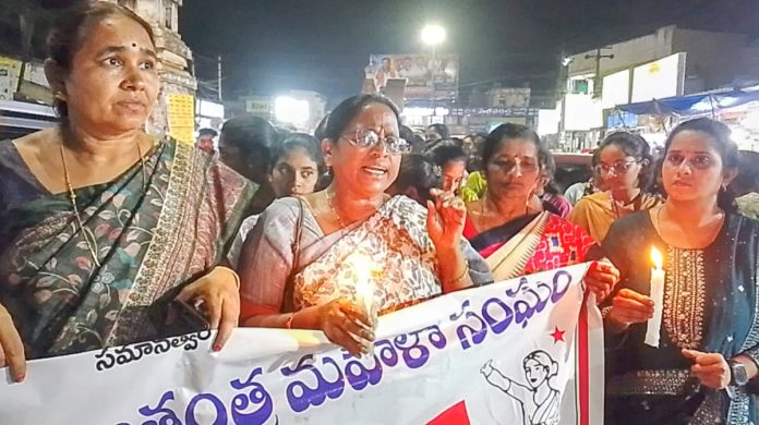 గిరిజన యువతి ఊకే శిరీష హత్యకు కారుకులైన వారిని కఠినంగా శిక్షించాలి