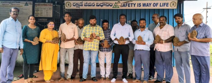 Distribution of clay Ganesha idols under the auspices of Singareni