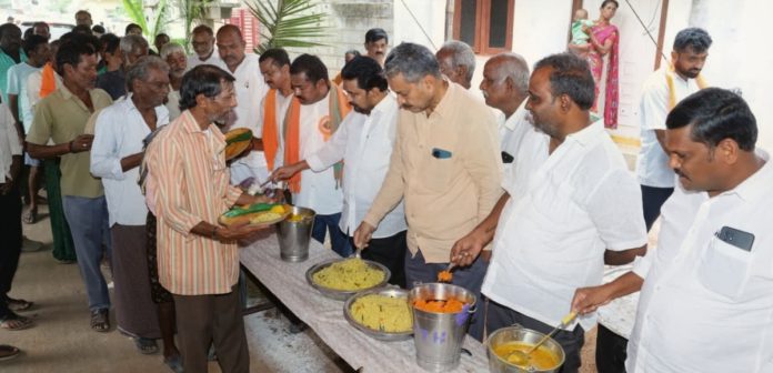 గణనాథుల మండపాలను సందర్శించిన ‘ డాక్టర్’