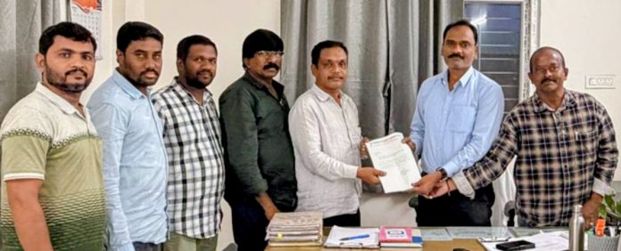 జేవీఆర్ ఓసీ కార్మికులకు ఇన్సెంటివ్ ఇవ్వాలి JVR OC workers should be given incentives
