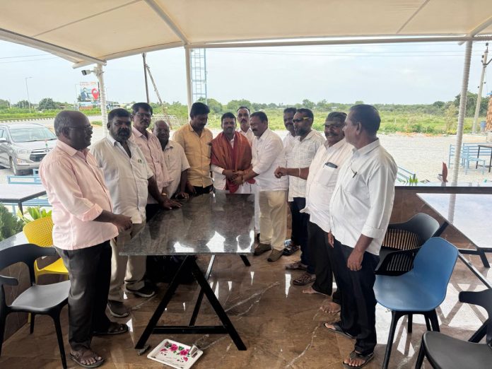 తెలంగాణ ఉద్యమకారుడు డాక్టర్ చిలుకు స్వామికి సన్మానం