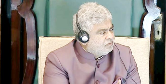మీ తల్లిని కాదు.. నా తల్లిని అన్నారు