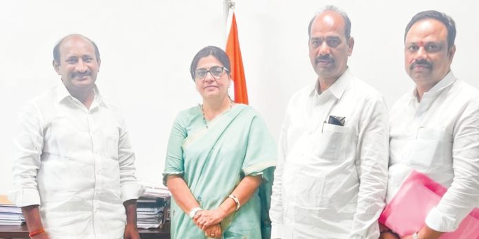 బాహ్య మూల్యాంకనం విధానాన్ని ఉపసంహరించుకోవాలి