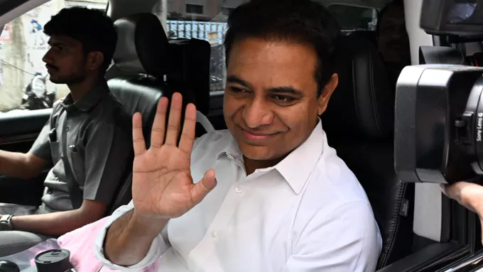 నాంపల్లి ఏసీబీ కోర్టుకు హాజరైన కేటీఆర్
