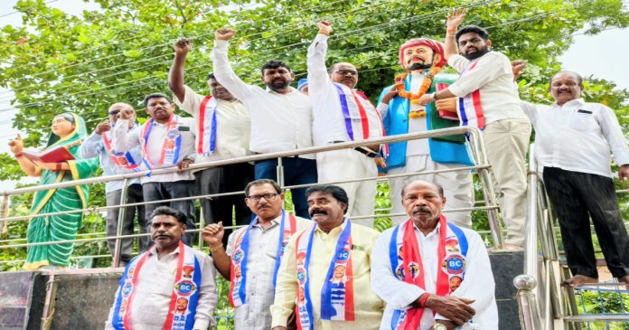 కేంద్ర ప్రభుత్వ వైఖరి మారాలి