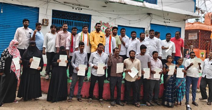 సీఎంఆర్ఎఫ్ చెక్కుల పంపిణీ Distribution of CMRF cheques