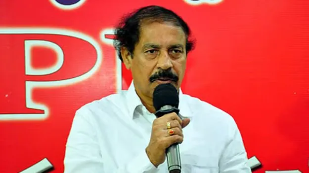 పార్టీ ఫిరాయింపుల గురించి మాట్లాడే నైతిక హక్కు బీజేపీకి లేదు :సీపీఐ రామకృష్ణ