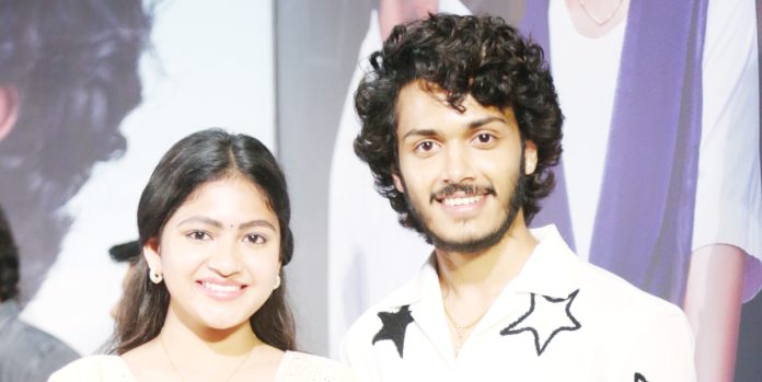 ‘తెల్లకాగితం’.. ఓ ఇన్నోసెంట్ లవ్స్టోరీ