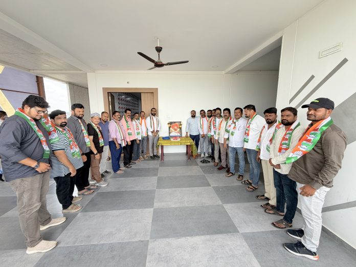 వైఎస్సార్ వర్ధంతి సందర్భంగా ఘన నివాళులు