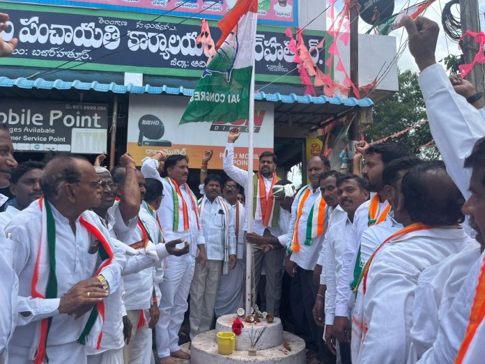 కేసీఆర్ రాజీనామా చేయాలి…
