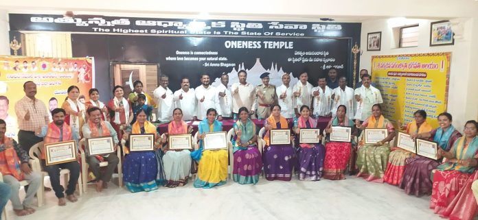 దేశ నిర్మాణంలో ఉపాధ్యాయుల పాత్ర ఎనలేనిది
