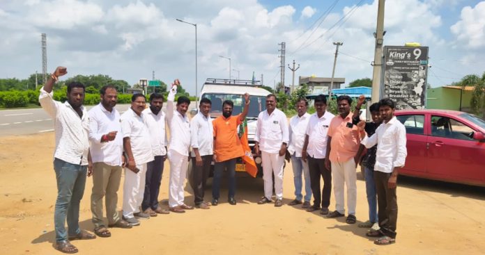 చలో ఇందిరా పార్క్ కు తరలి వెళ్లిన బీజేపీ నాయకులు