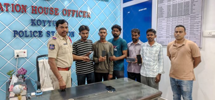 Handing over of lost cell phones