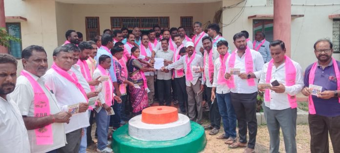 కాంగ్రెస్ 420 హామీలు నెరవేర్చాలి