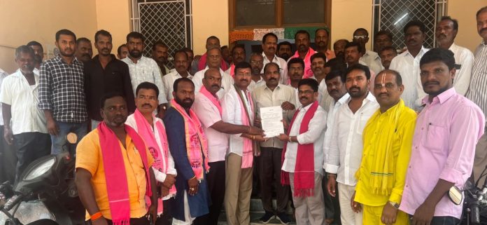 ప్రభుత్వం హామీలను అమలు చేయాలంటూ వినతి