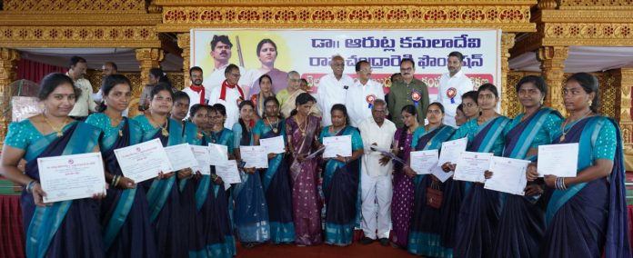 ఆరుట్ల దంపతుల సేవలు చిరస్మరణీయం