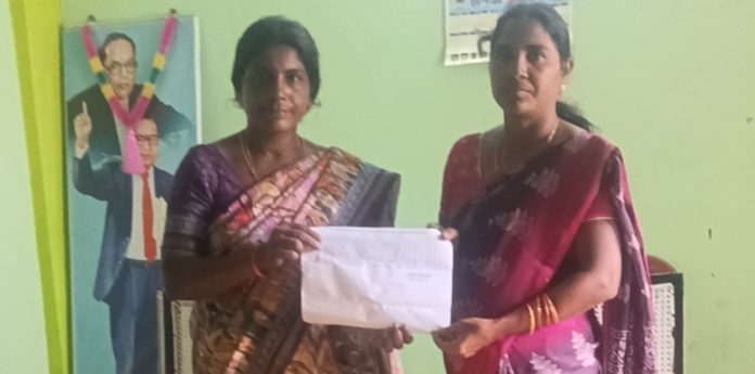 11 అంగన్వాడి టీచర్ పోస్టులకు 293 మంది దరఖాస్తులు