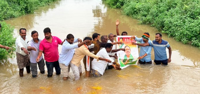 కట్టు కాలువ అభివృద్ధి ప్రదాత ఎమ్మెల్యేకు రుణపడి ఉంటాం