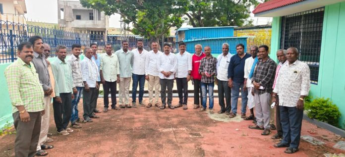 మన హక్కుల కోసం, మన భవిష్యత్ మనందరం ఏకం కావాలి