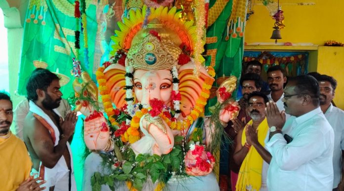 ఘనంగా వినాయక విగ్రహాల ప్రతిష్ఠాపనలు