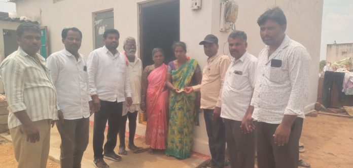 Financial assistance to the family of a construction worker