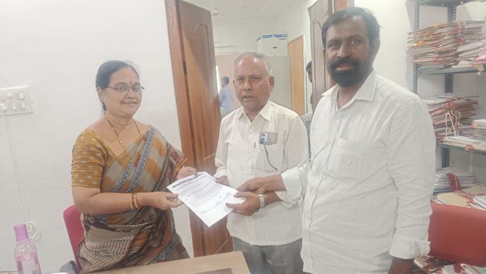జూరాల ఎడమ కాలువ ద్వారా సాగునీరు విడుదల చేయండి