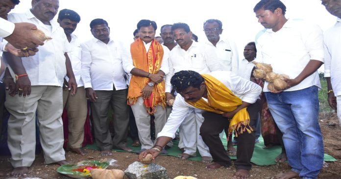 రూ.45 కోట్లతో అభివృద్ధి పనులకు శంకుస్థాపన చేసిన ఎమ్మెల్యే కుంభం