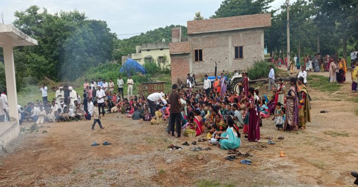 కిసాన్ తాండ గ్రామంలో ఘనంగా తీజ్ పండుగ వేడుకలు