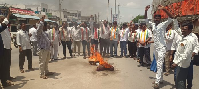తాతా మధును ఎమ్మెల్సీ పదవి నుండి బర్తరఫ్ చేయాలి