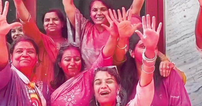 ఎడారిలో ఎర్రజెండా