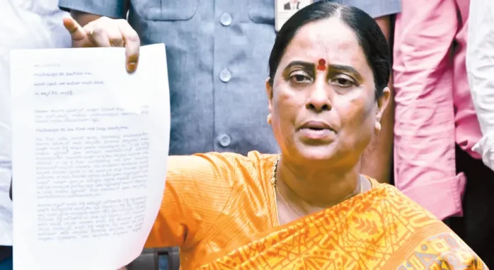 కొండా సురేఖ బర్తరఫ్