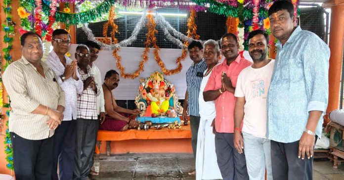 కొలువుదీరిన గణనాథుడు