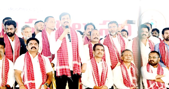స్వరాష్ట్రంలోనే ఉద్యోగులకు సమస్యలు