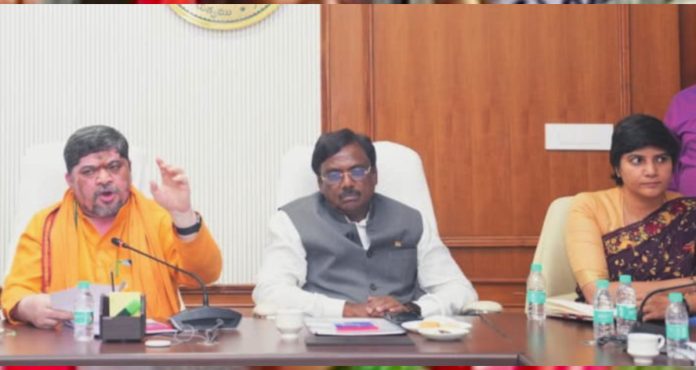 ఆటో డ్రైవర్ల సంక్షేమ బోర్డు ఏర్పాటు కోసం అసెంబ్లీలో బిల్లు