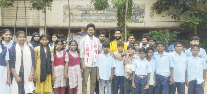 ప్రభుత్వ పాఠశాలలను బలోపేతం చేయాలి