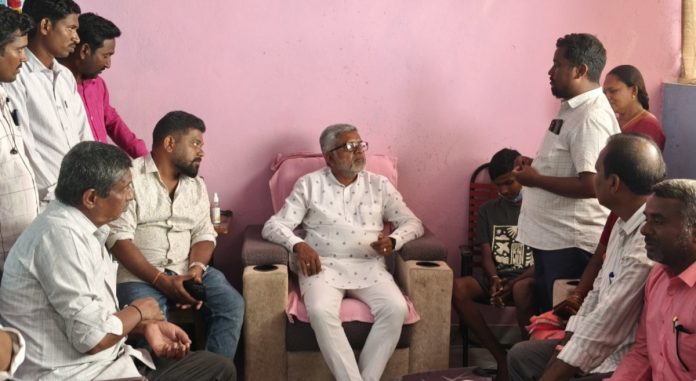 Former MLA Putta consoles affected families.