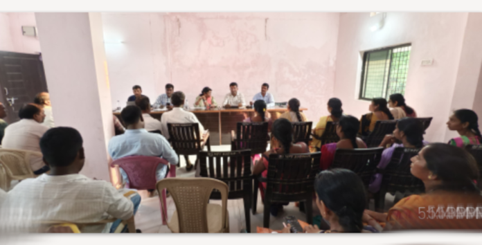 ఐకేపీ సిబ్బంది సమీక్షా సమావేశం