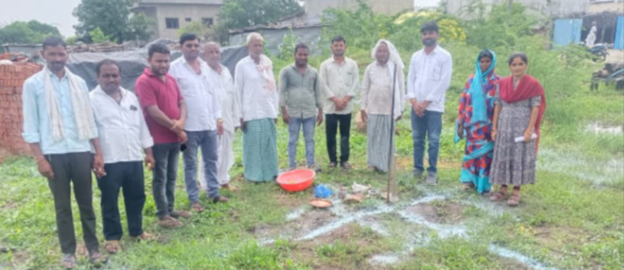 ఎమ్మెల్యే సహకారంతో గుడిసె లేని గ్రామంగా తీర్చిదిద్దుతాం: సర్పంచ్ We will make the village a hut-free village with the support of the MLA: Sarpanch