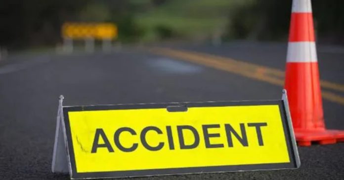 ఆటోను ఢీ కొట్టిన ఆర్టీసీ బస్సు RTC bus hits auto