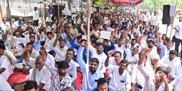 వీఆర్ఏ వారసులకు ఉద్యోగాలు కల్పించాలి