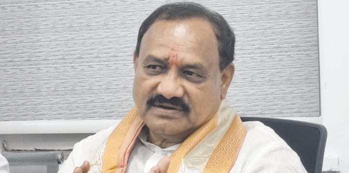 మా మధ్య గ్యాప్ లేదు
