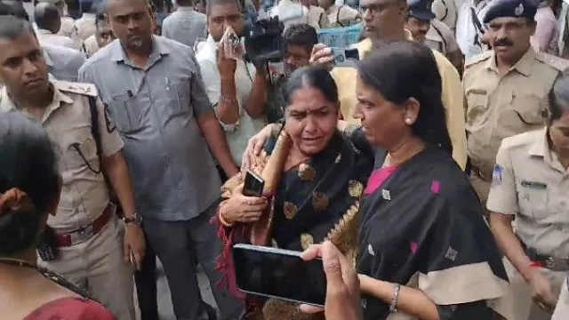 ‘నా చీర లాగేశారు’..బీఆర్ఎస్ ఎమ్మెల్యే సునీతా లక్ష్మారెడ్డి కన్నీరు