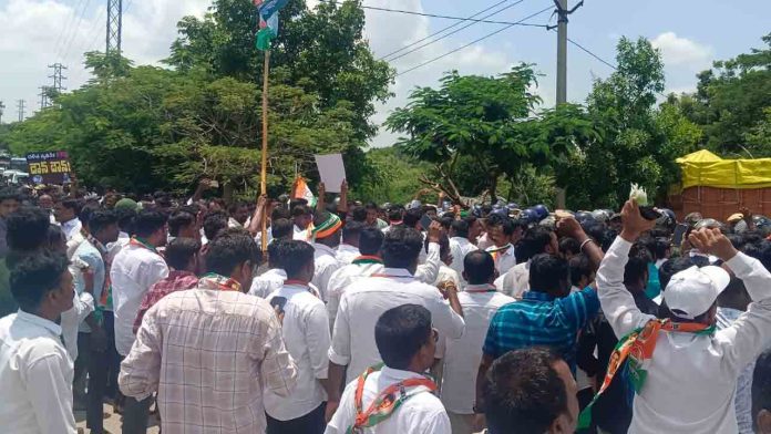 ఎర్రవల్లిలో తీవ్ర ఉద్రిక్తత..
