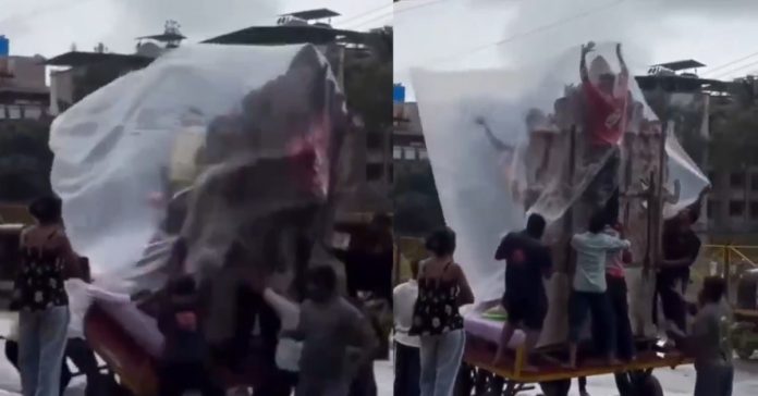 గణేశ్ విగ్రహం బోల్తా.. (VIDEO)