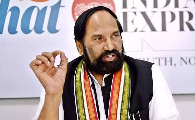 ప్రాజెక్టుల భూ సేకరణకు రూ.813 కోట్ల పరిహారం