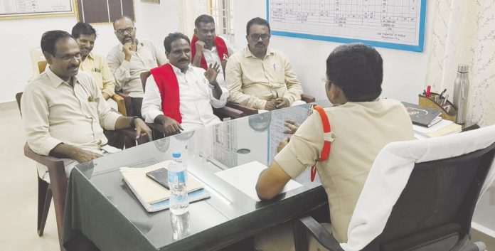 సాగునీరు విడుదల చేయాలి